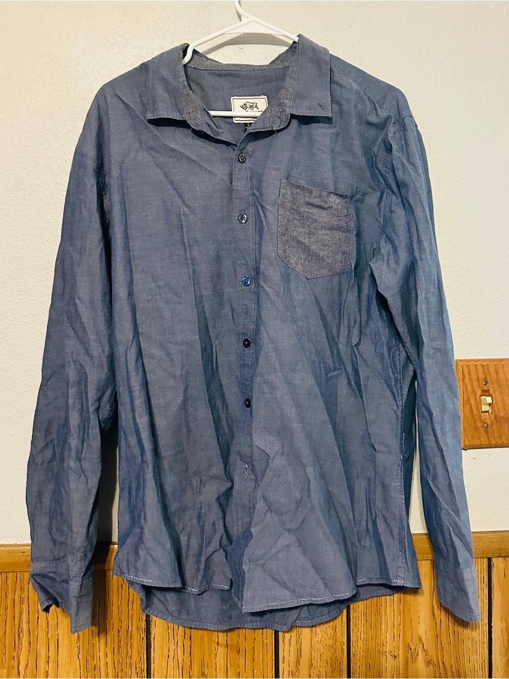 Ecko Unltd Men's size LARGE Blue Casual Button-Up Shirt with Chest Pocket